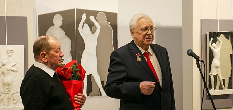  Открылась выставка «Люди Севера. Герои Севера». Скульптура и макеты памятников Александра Арсентьева