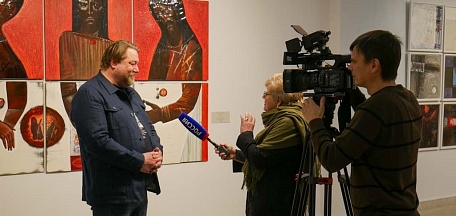 Открылась выставка художников из Санкт-Петербурга - Ивана Дьякова и Анны Векслер "Собрание сочинений. Том 35. Текстиль, эмаль".