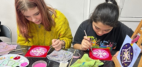 «Знакомьтесь: акрил!». Мастер-класс из серии «Секреты мастерства»