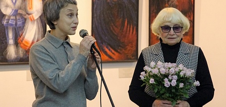 В Мурманском областном художественном музее открылась выставка Раисы Чебатуриной «Театр. Время. Жизнь»