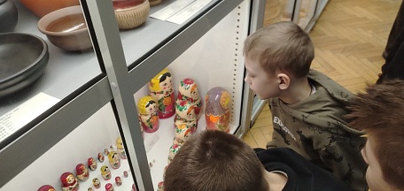 Мероприятие «Сокровища музея. Красавица матрешка» для воспитанников 6 отряда детского лагеря гимназии №10