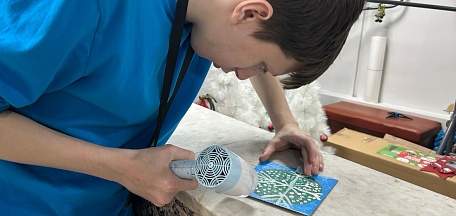 «Знакомьтесь: акрил!». Мастер-класс из серии «Секреты мастерства»