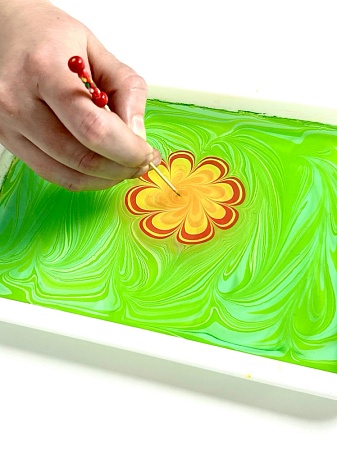 Детский мастер-класс по мраморированию бумаги "Волшебные узоры эбру"