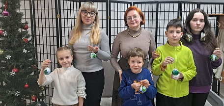 Мастер-класс по росписи елочных шаров «Новогодние узоры»