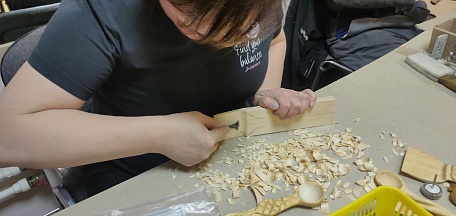 Мастер-класс по художественной резьбе в Доме ремесел