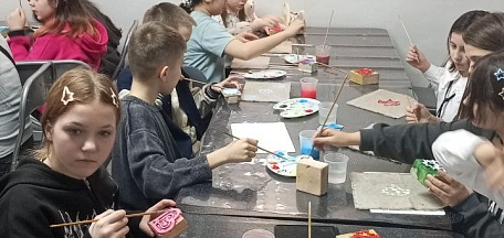 22 января в Мурманском областном художественном музее для учащихся школы №45 состоялась творческая встреча «Живопись в русской сказке. В.М. Васнецов»