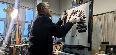 Участники проекта «Сезоны современного искусства в МОХМ» отметили День студента в мастерской Заслуженного художника РФ Анатолия Сергиенко