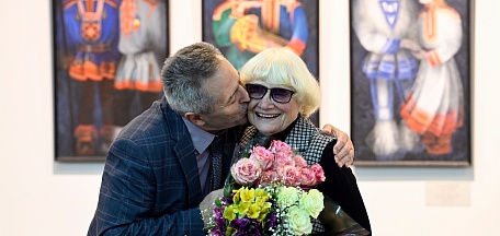 В Мурманском областном художественном музее открылась выставка Раисы Чебатуриной «Театр. Время. Жизнь»