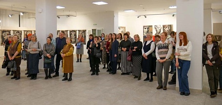 Открылась выставка художников из Санкт-Петербурга - Ивана Дьякова и Анны Векслер "Собрание сочинений. Том 35. Текстиль, эмаль".