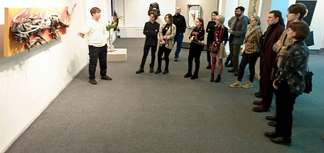 «Сезоны современного искусства» встретились с куратором ЦСИ «Сияние» Сергеем Данилиным на выставке Федора Мухаметшина