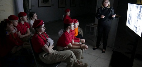 Воспитанники Центра патриотического воспитания  «Юная Гвардия» почтили память ленинградцев на мероприятии «Ленинграду посвящается..»