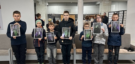  Мастер-класс «Как приручить акварель. Прием "Мокрым по мокрому" для воспитанников летнего лагеря «Робомир»