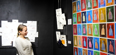 В Оленегорске открылась коллективная выставка участников музейного проекта «Сезоны современного искусства»